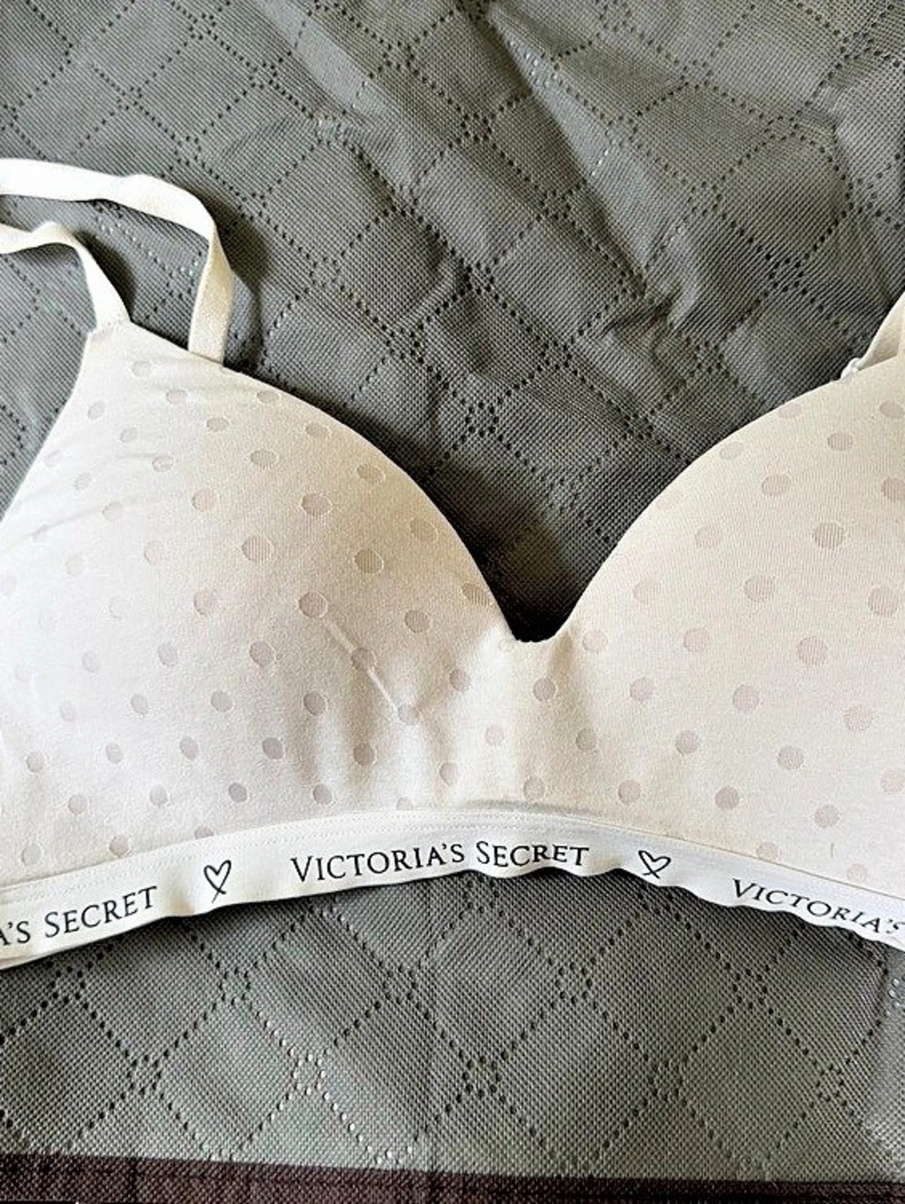 3/$60 Victoria's Secret T-Shirt Lightly Lined Wireless Bra White 34B